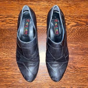 Everybody by BZ Moda Gray leather loafers.  Size 39